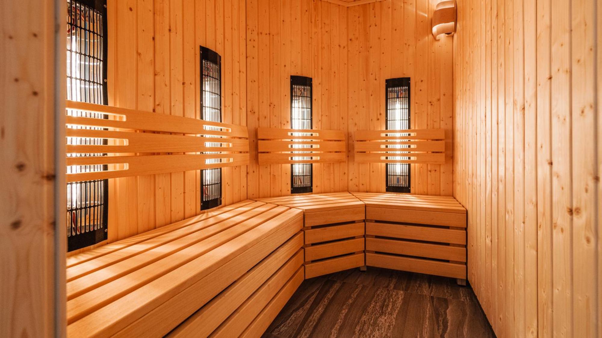 Blue Premium Pool Sauna Fitness Free コウォブジェク エクステリア 写真