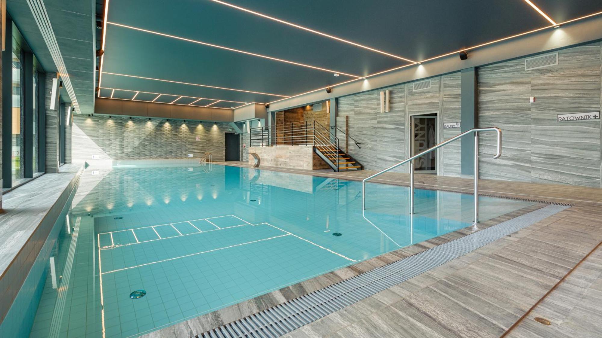 Blue Premium Pool Sauna Fitness Free コウォブジェク エクステリア 写真